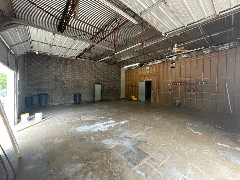 10151 N Interstate 35, San Antonio, TX for lease - Interior Photo - Image 2 of 12