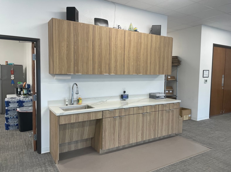 6905 K Ave, Plano, TX for lease - Building Photo - Image 3 of 7