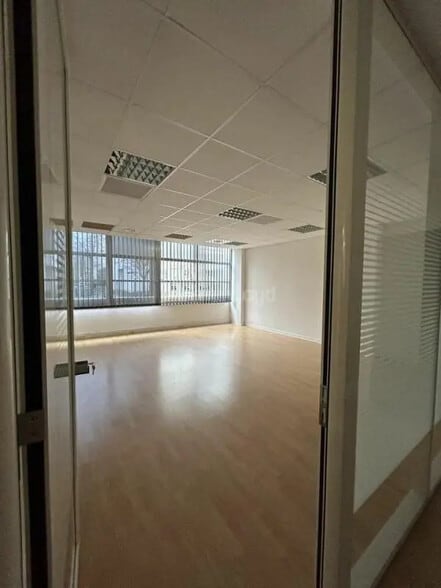 Office in Nancy for lease - Building Photo - Image 3 of 12