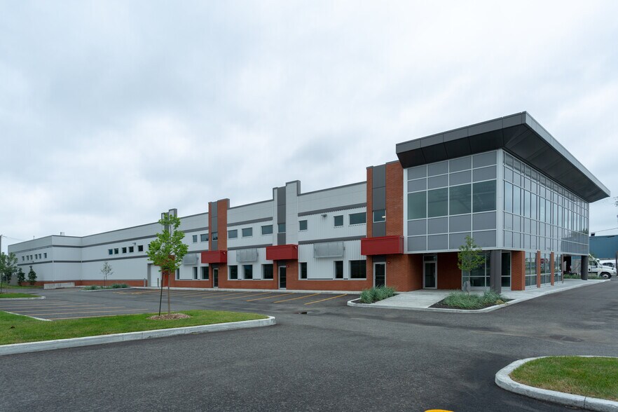 115 Ch du Tremblay, Boucherville, QC à louer - Photo du bâtiment - Image 1 de 2