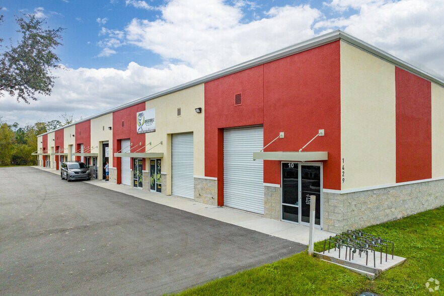 1429 Hamlin Ave, Saint Cloud, FL à louer - Photo principale - Image 1 de 5