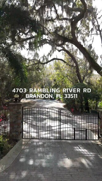 4703 Rambling River Rd, Brandon, FL à vendre - Vidéo sur l’inscription commerciale - Image 2 de 5