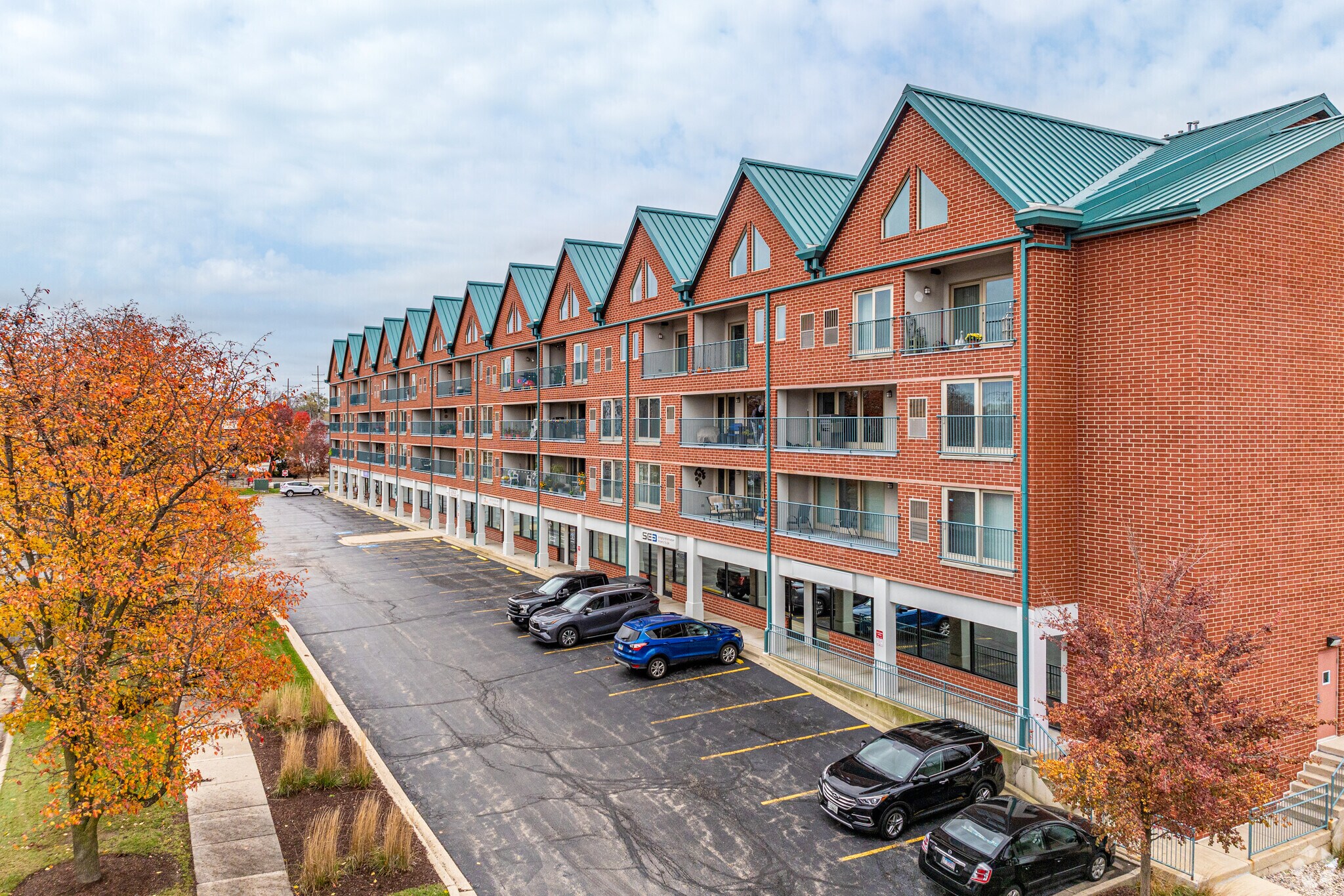 1111 Burlington Ave, Lisle, IL for lease Building Photo- Image 1 of 10