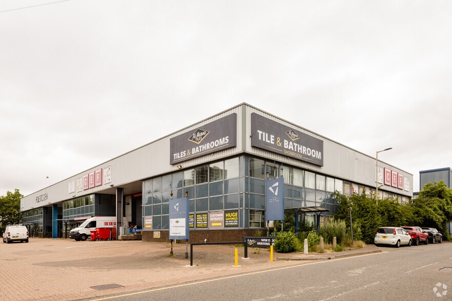 Imperial Way, Watford for lease - Building Photo - Image 3 of 3