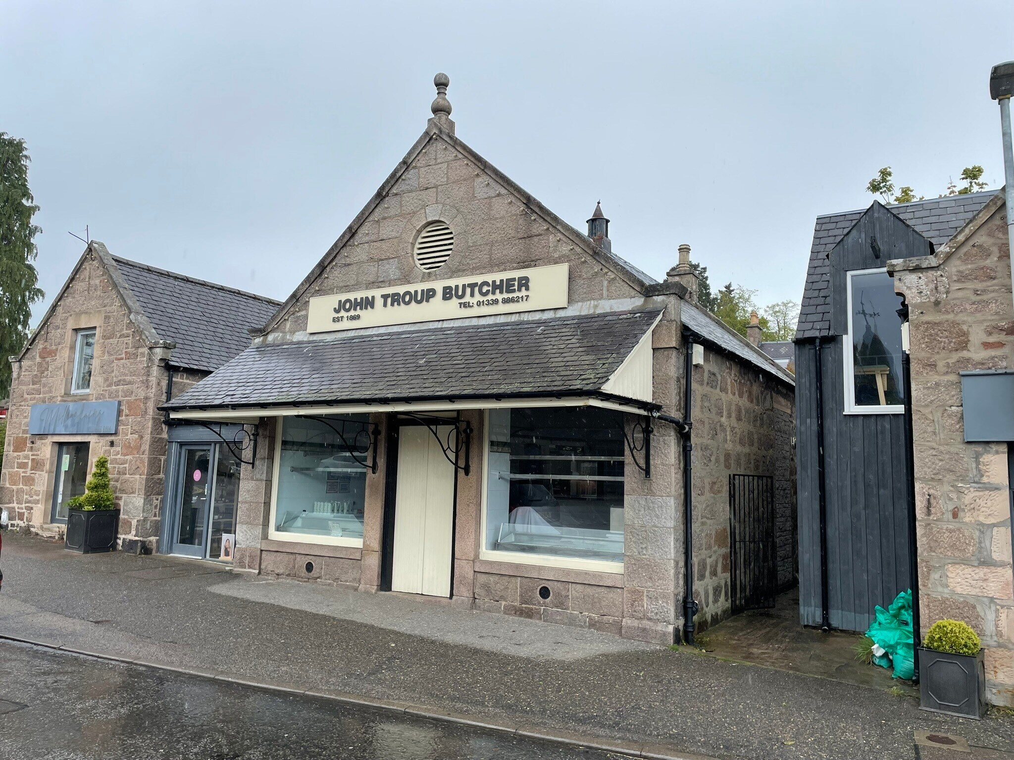 Station Sq, Aboyne à vendre Photo du bâtiment- Image 1 de 6