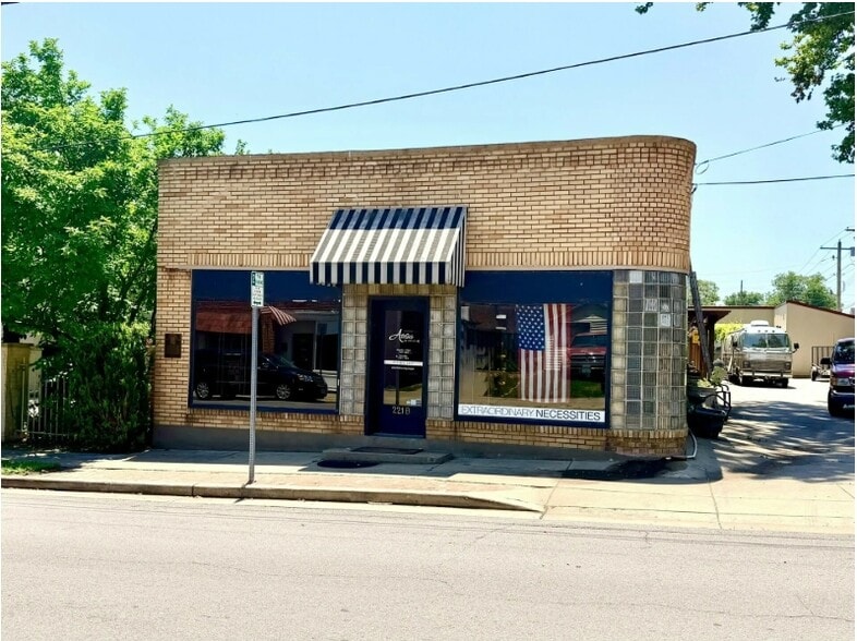221 Independence St, Cape Girardeau, MO for lease - Primary Photo - Image 1 of 8