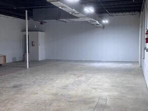 511-545 NE 32nd St, Oakland Park, FL à louer Photo intérieure- Image 2 de 6