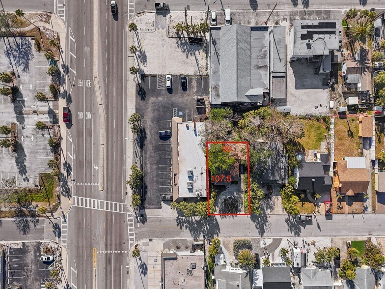Blind Pass – Nori Thai / Riptides + Lot portefeuille de 2 propriétés à vendre sur LoopNet.ca - Photo du bâtiment - Image 3 de 21
