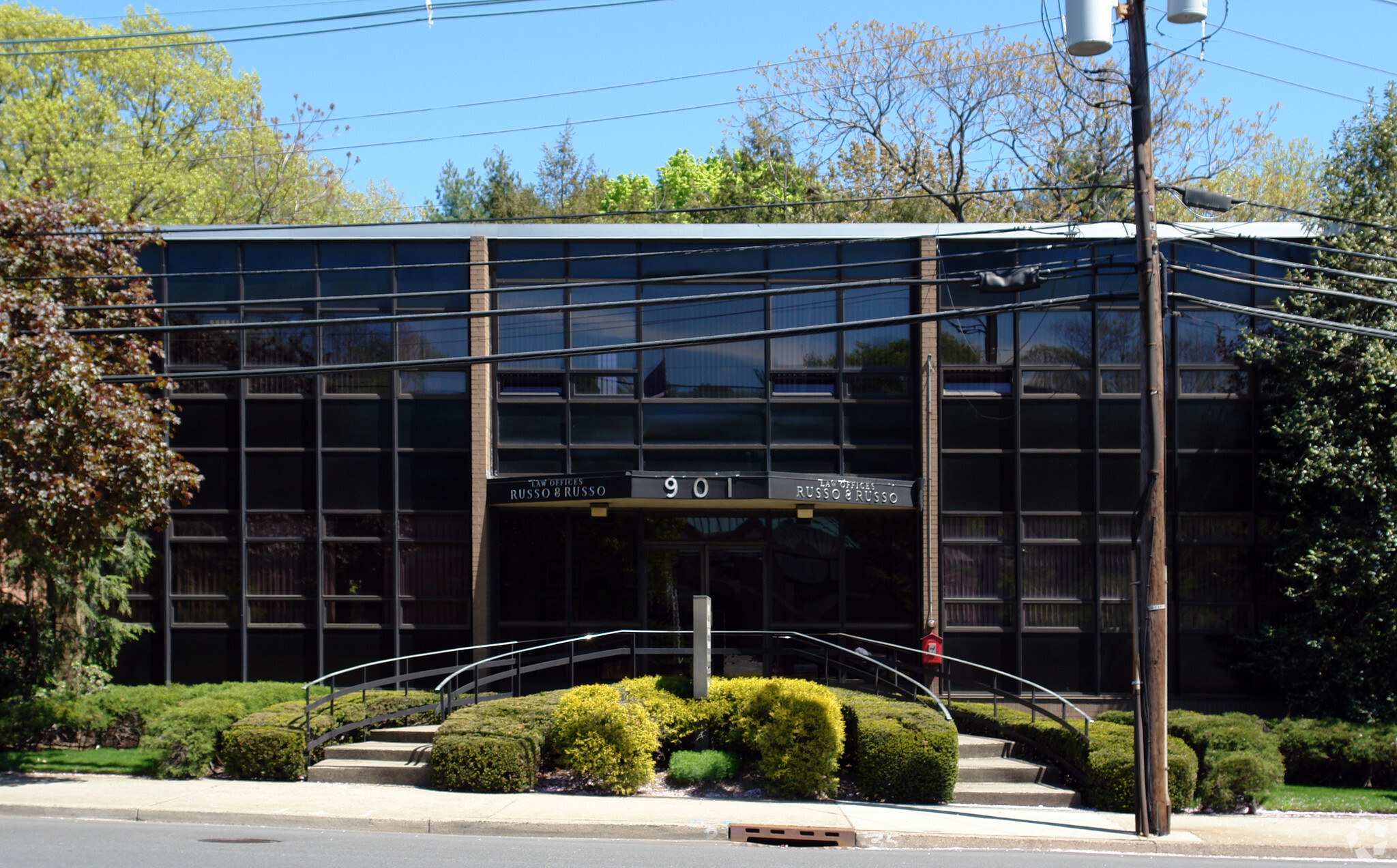 901 Teaneck Rd, Teaneck, NJ for lease Primary Photo- Image 1 of 3