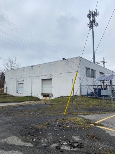 747 Walden Ave, Buffalo, NY for lease - Building Photo - Image 2 of 7
