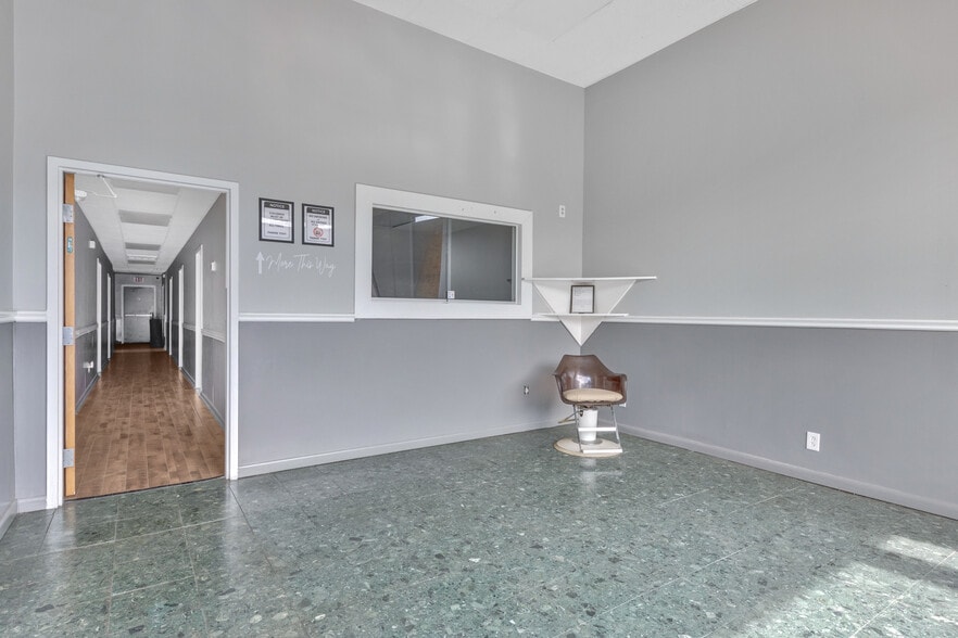 3907 Martin Luther King Jr Ave, Knoxville, TN for lease - Building Photo - Image 3 of 12