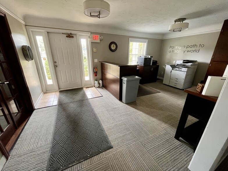 1265 Ridge Rd, Hinckley, OH for lease - Building Photo - Image 3 of 8