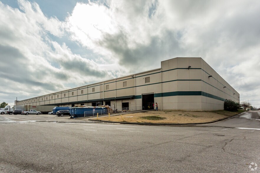 4640-4650 Hickory Hill Rd, Memphis, TN à louer - Photo du bâtiment - Image 2 de 2