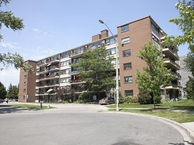2 Grandstand Pl, Toronto, ON à vendre - Photo du bâtiment - Image 2 de 3