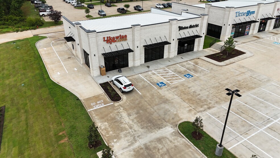 7596 Old Jacksonville Highway, Tyler, TX à louer - Photo du bâtiment - Image 2 de 9