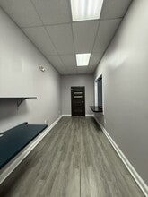 721-739 Georgesville Rd, Columbus, OH for lease Interior Photo- Image 2 of 12