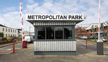 419-420 Bridport Rd, Greenford for lease Building Photo- Image 2 of 4