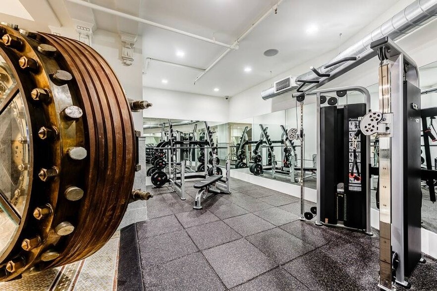 1007 5th Ave, San Diego, CA à louer - Photo du bâtiment - Image 2 de 92