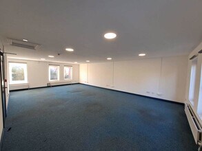 14 The Green, Newport Pagnell for lease Interior Photo- Image 2 of 6