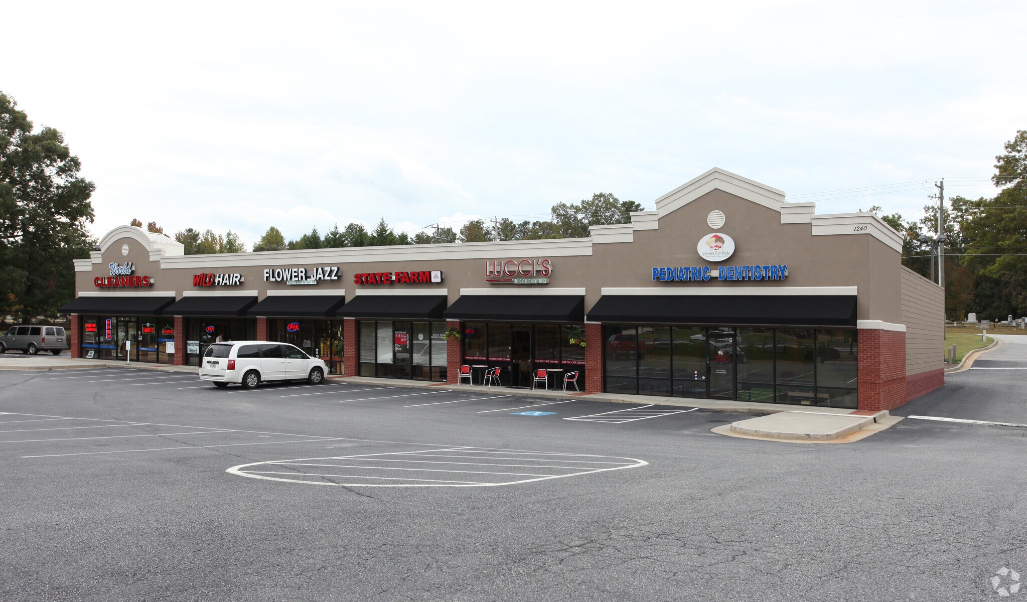 1240 Buford Hwy, Cumming, GA à louer Photo principale- Image 1 de 4