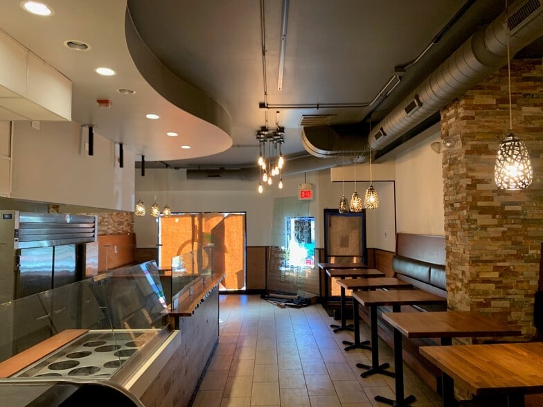 1724-1726 Sherman Ave, Evanston, IL for lease - Interior Photo - Image 2 of 6