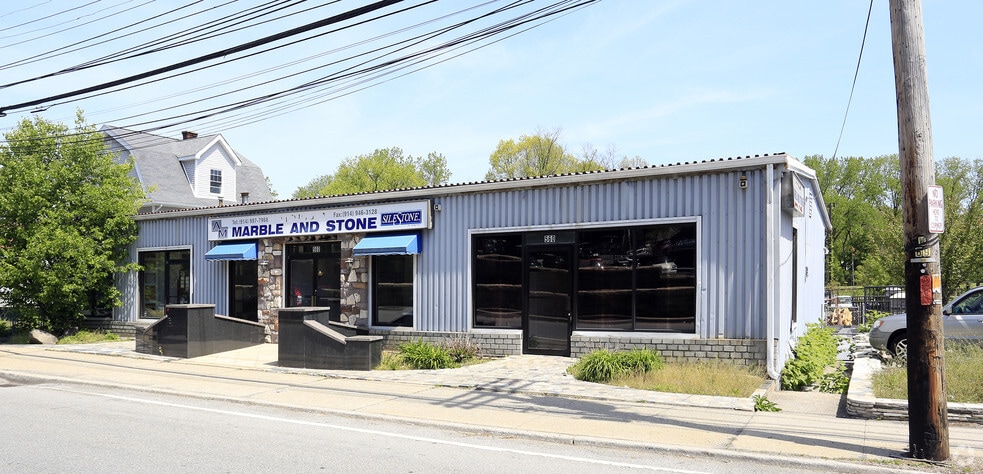 560 Tarrytown Rd, White Plains, NY à vendre - Photo principale - Image 1 de 52
