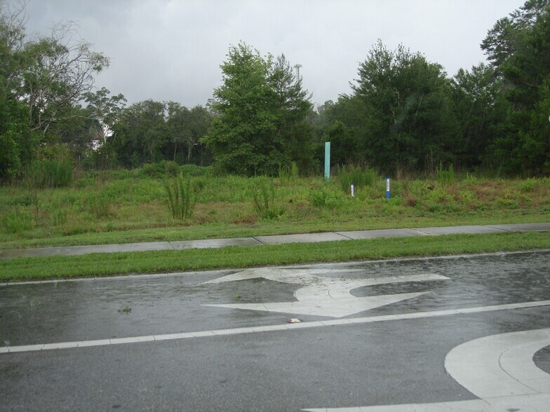Howland Blvd & Wolfpack Run, Deltona, FL à vendre - Photo du bâtiment - Image 3 de 4