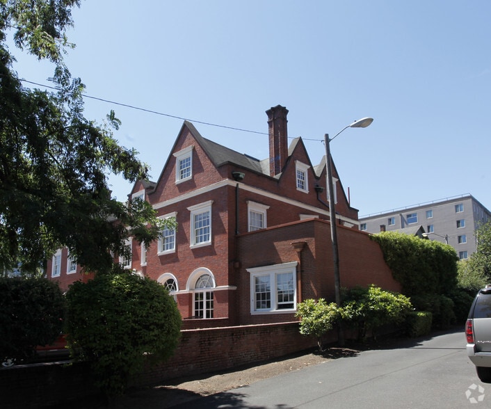 811 NW 19th Ave, Portland, OR for lease - Building Photo - Image 2 of 10