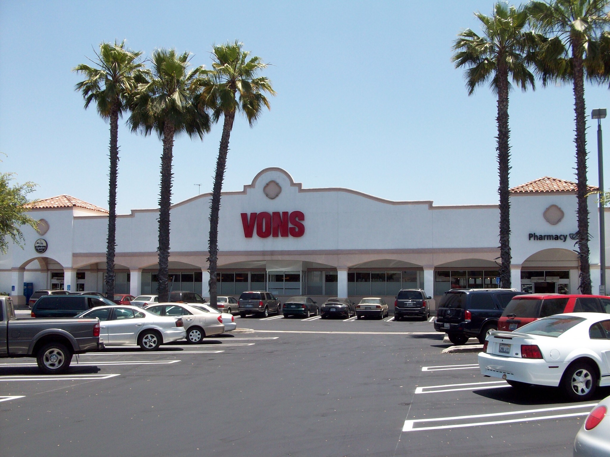 1125-1265 S Avocado Ave, El Cajon, CA à louer Photo du bâtiment- Image 1 de 2