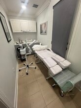 219 South St, Hollister, CA for lease Interior Photo- Image 2 of 2