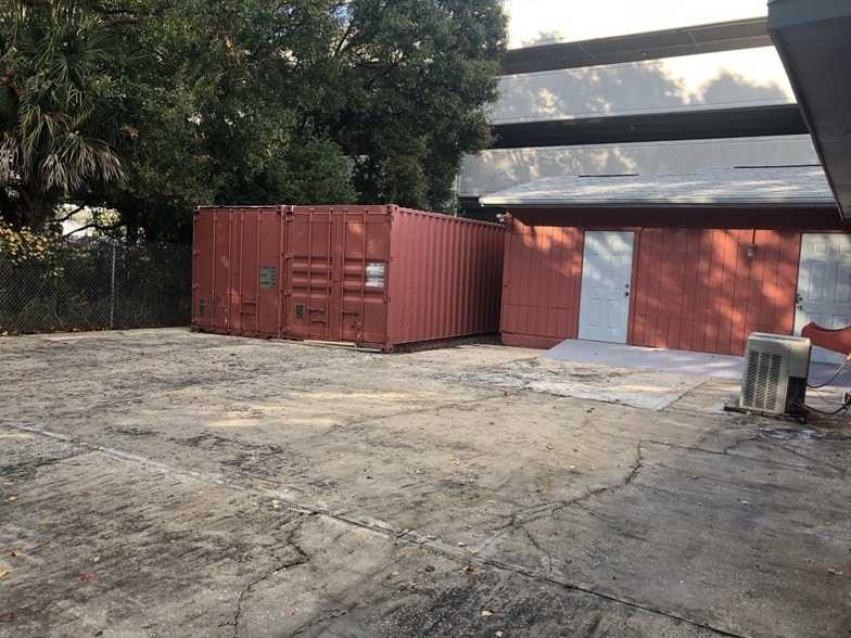 11412 N Central Ave, Tampa, FL à louer - Photo du bâtiment - Image 3 de 21