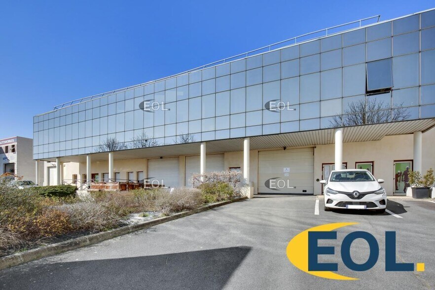 Flex in Goussainville for lease - Building Photo - Image 3 of 17