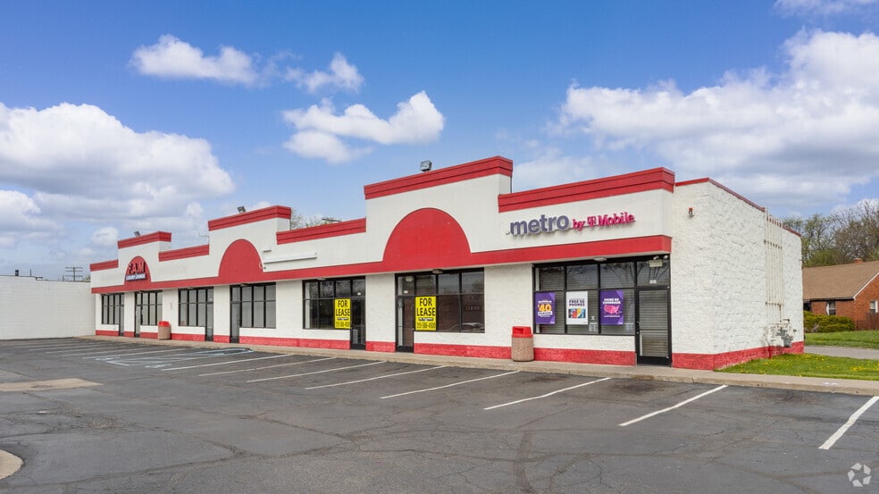 11811-11851 Gratiot Ave, Detroit, MI for lease - Primary Photo - Image 1 of 6