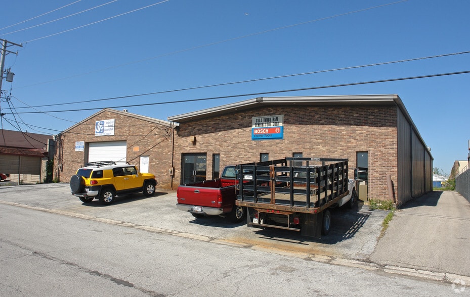 16060 Suntone Dr, South Holland, IL for lease - Building Photo - Image 3 of 5