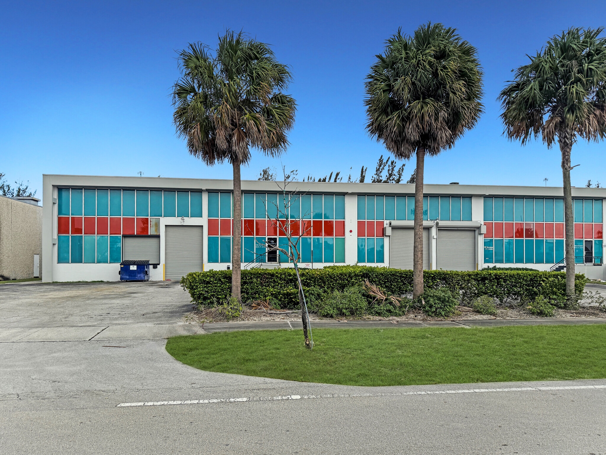 1098-1100 NW 159th Dr, Miami, FL for lease Interior Photo- Image 1 of 3