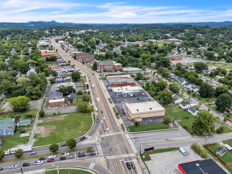 2604 E Magnolia Ave, Knoxville, TN à vendre - Aérien - Image 3 de 10