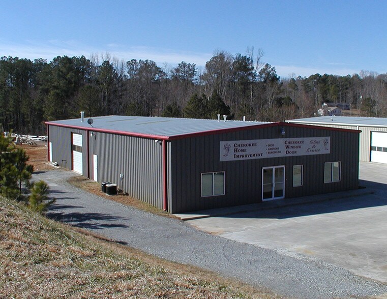 84 Hickory Springs Ind Dr, Canton, GA à louer - Photo du bâtiment - Image 2 de 2
