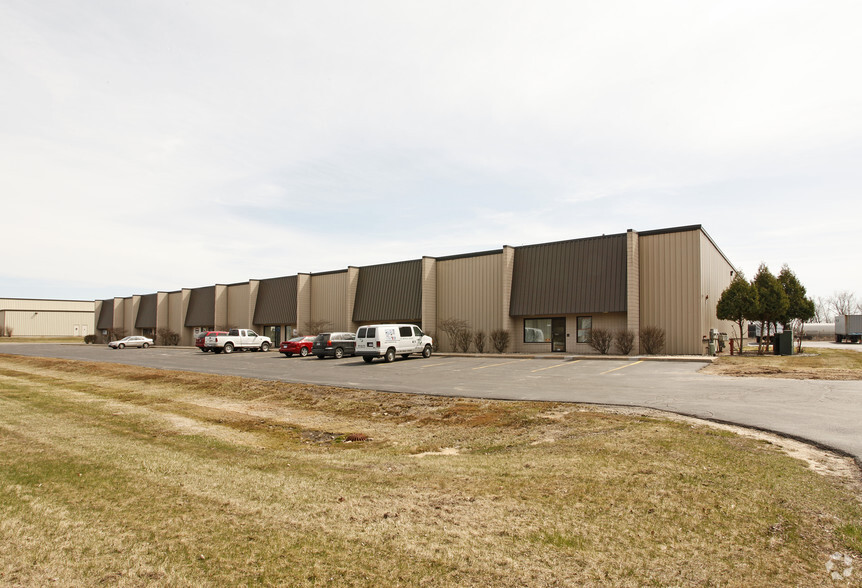 2400-2450 Schuette Rd, Midland, MI for sale - Primary Photo - Image 1 of 1