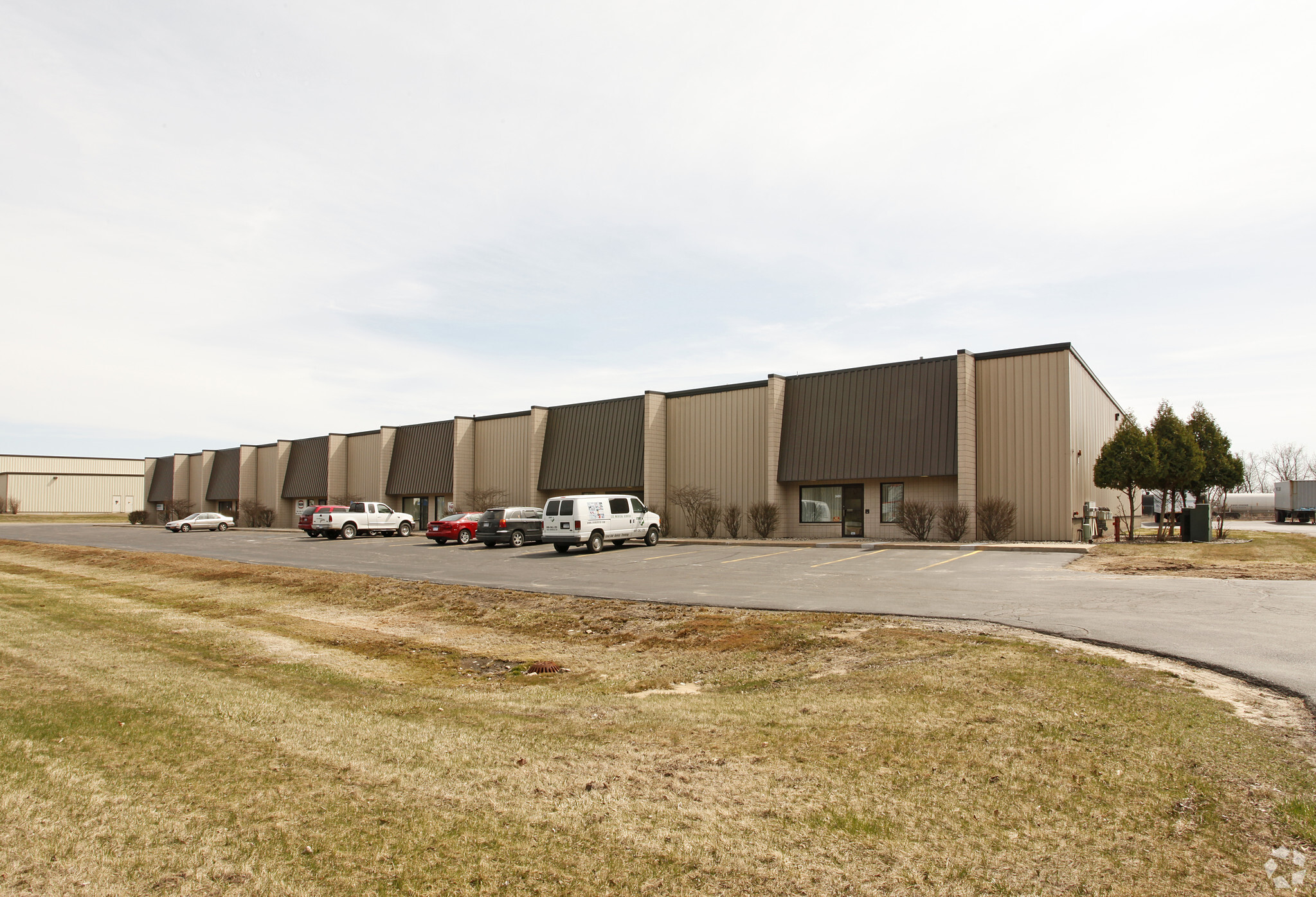 2400-2450 Schuette Rd, Midland, MI for sale Primary Photo- Image 1 of 1