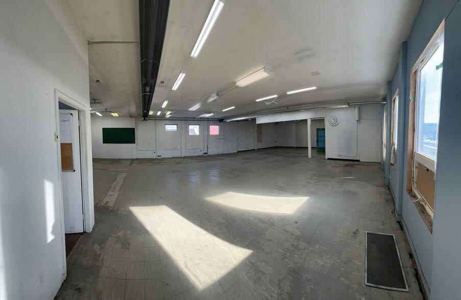990-1000 1st Ave, Prince George, BC for lease - Interior Photo - Image 3 of 10