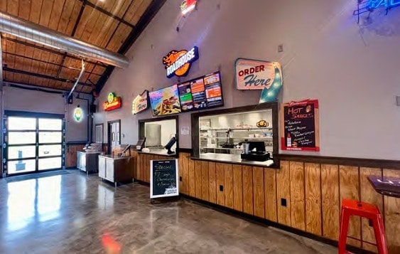 1324 Jamie Ln, Waterloo, IL for sale - Interior Photo - Image 3 of 12