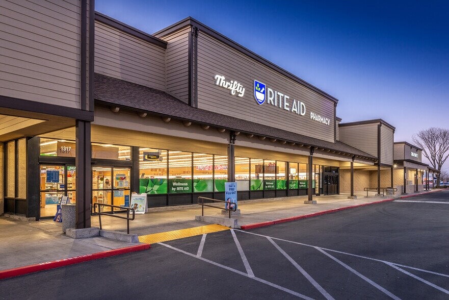 1313-1341 E Pacheco Blvd, Los Banos, CA à louer - Photo du bâtiment - Image 3 de 20