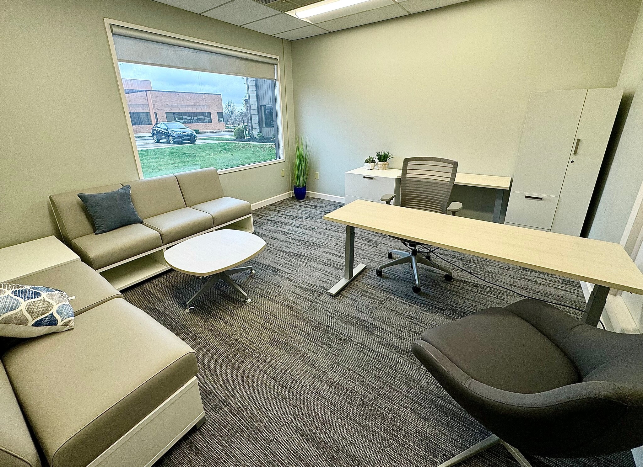 3570 Executive Dr, Uniontown, OH à louer Photo intérieure- Image 1 de 8