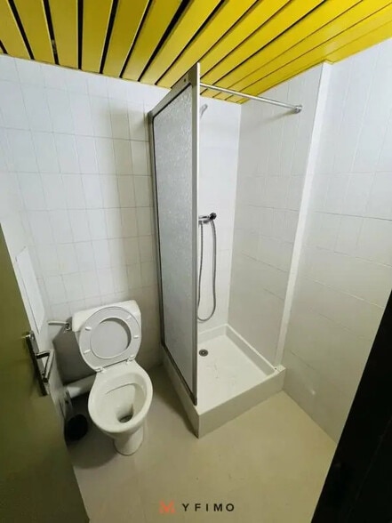 Office in Saint-Germain-en-Laye for lease - Interior Photo - Image 3 of 3