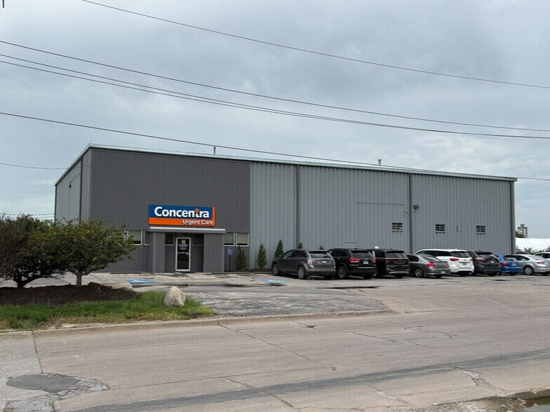 2900 F St, Omaha, NE à vendre - Photo du bâtiment - Image 2 de 18