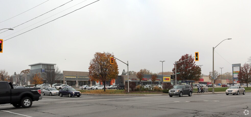 640 Queenston Rd, Hamilton, ON for sale - Primary Photo - Image 1 of 1