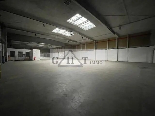 Office in Charenton-le-Pont for lease - Interior Photo - Image 2 of 4
