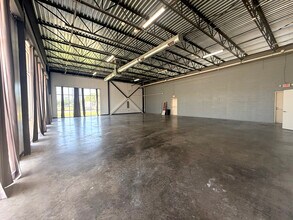 11501 N Sam Houston Pky E, Humble, TX for lease Interior Photo- Image 1 of 9