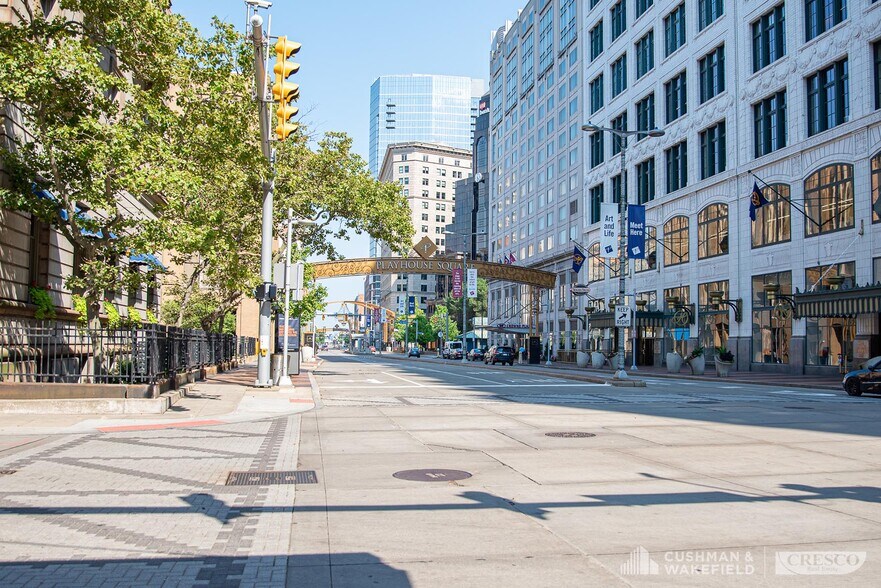 1118 Euclid Ave, Cleveland, OH à louer - Photo du bâtiment - Image 2 de 11