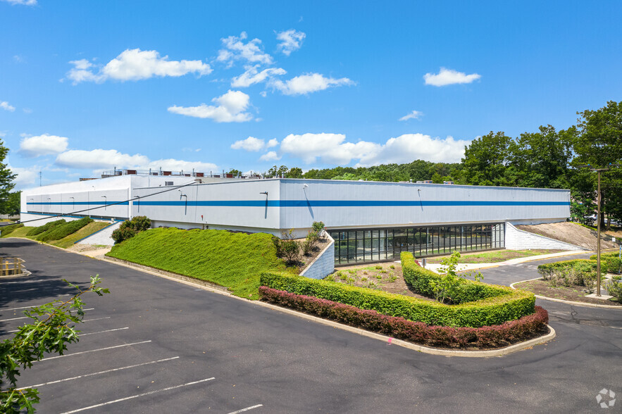 200 Industrial Way W, Eatontown, NJ à vendre - Photo du bâtiment - Image 1 de 1